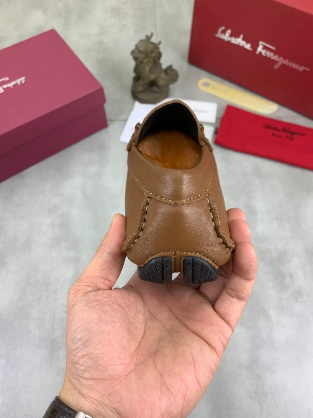 Men's shoes 💰P542 New model, high quality [Ferragamo/Ferragamo] Latest lazy slip-on shoes Original imported calfskin, imported cowhide lining + original luxury metal buckle + original combination outsole Comparison without pressure Code number: 38-45